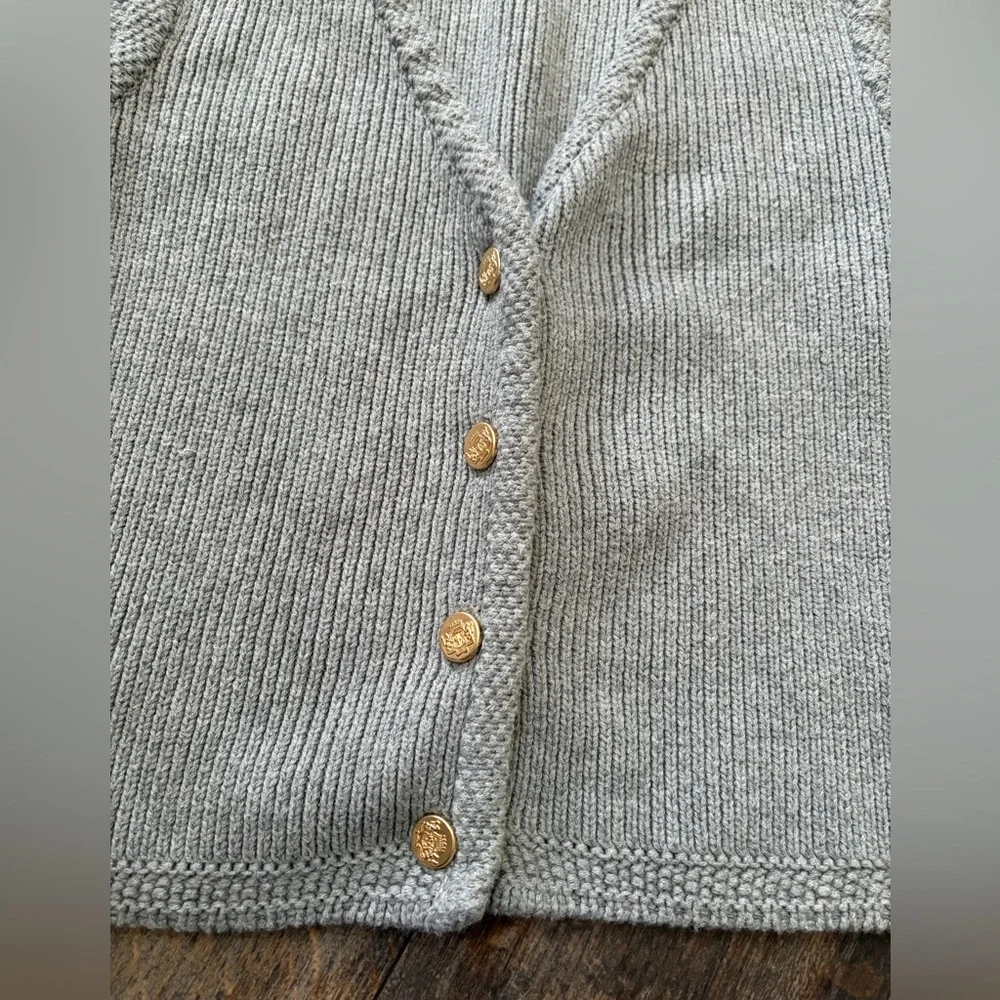 Abercrombie & Fitch The A&F Mara Button-Up Sweater Vest - Picture 2 of 4